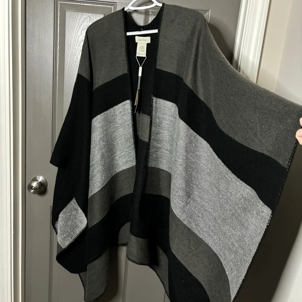 Charlie Paige New Cape / Blanket Wrap Silver, Black, Gray One Size Fits All - Picture 3 of 10